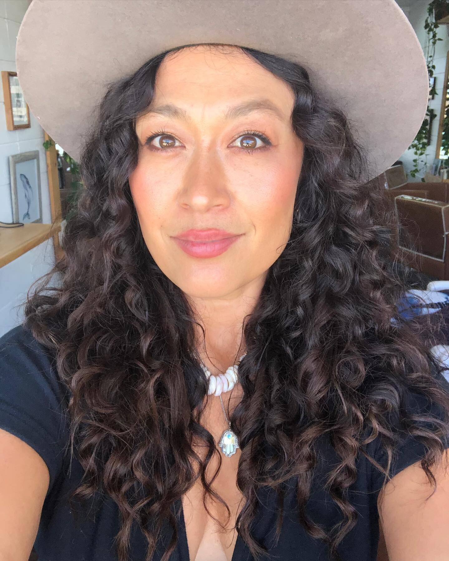 Learning to love your curls 🌀 
Hair journey with @meiliautumnbeauty, this is my favorite yet. Natural texture. learning to work with your hair using the right products and techniques to embrace what you were born with! #davines #davinesnorthamerica 