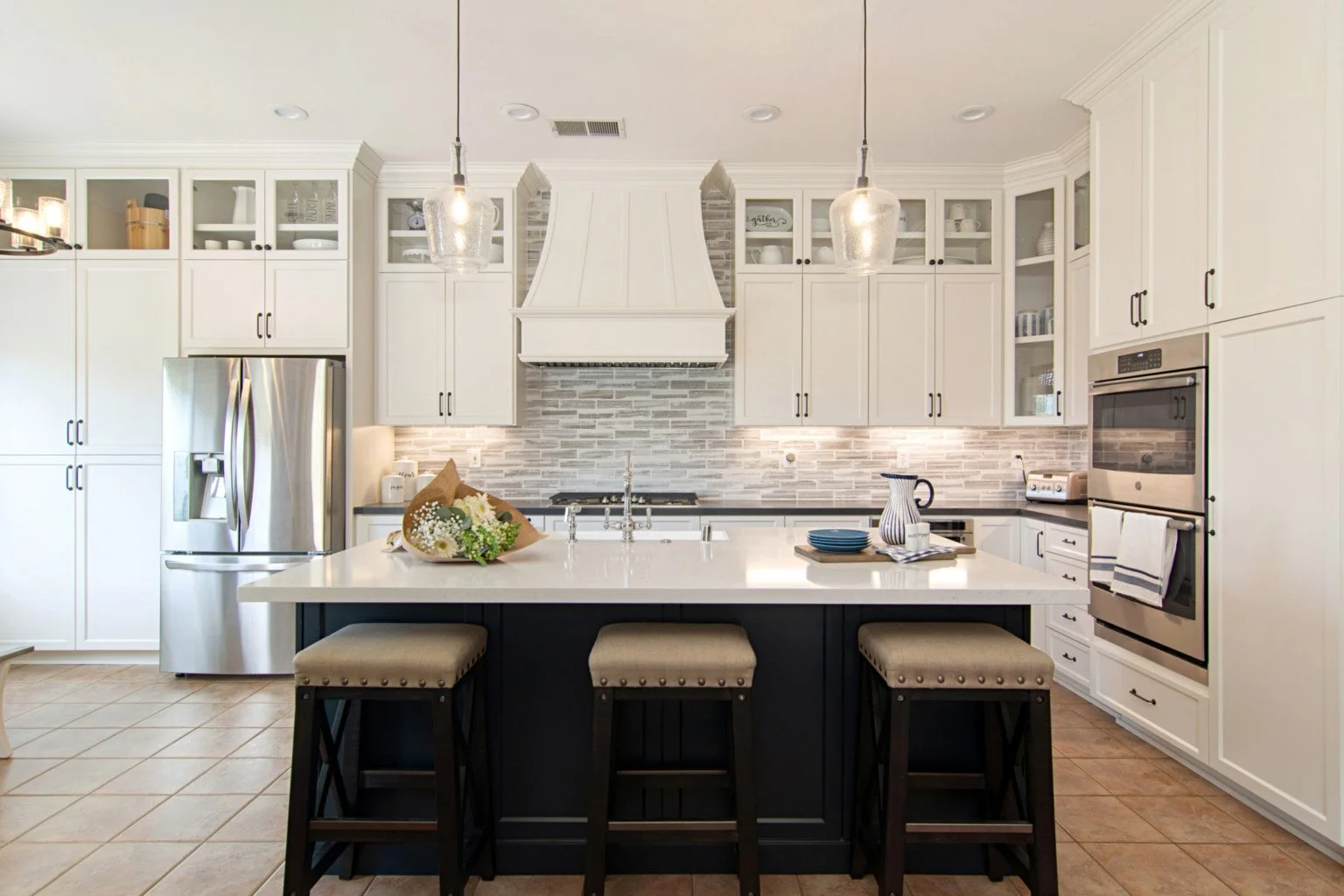 How Custom Cabinets Enhance Both Style And Value In Modern Homes - Loft ...