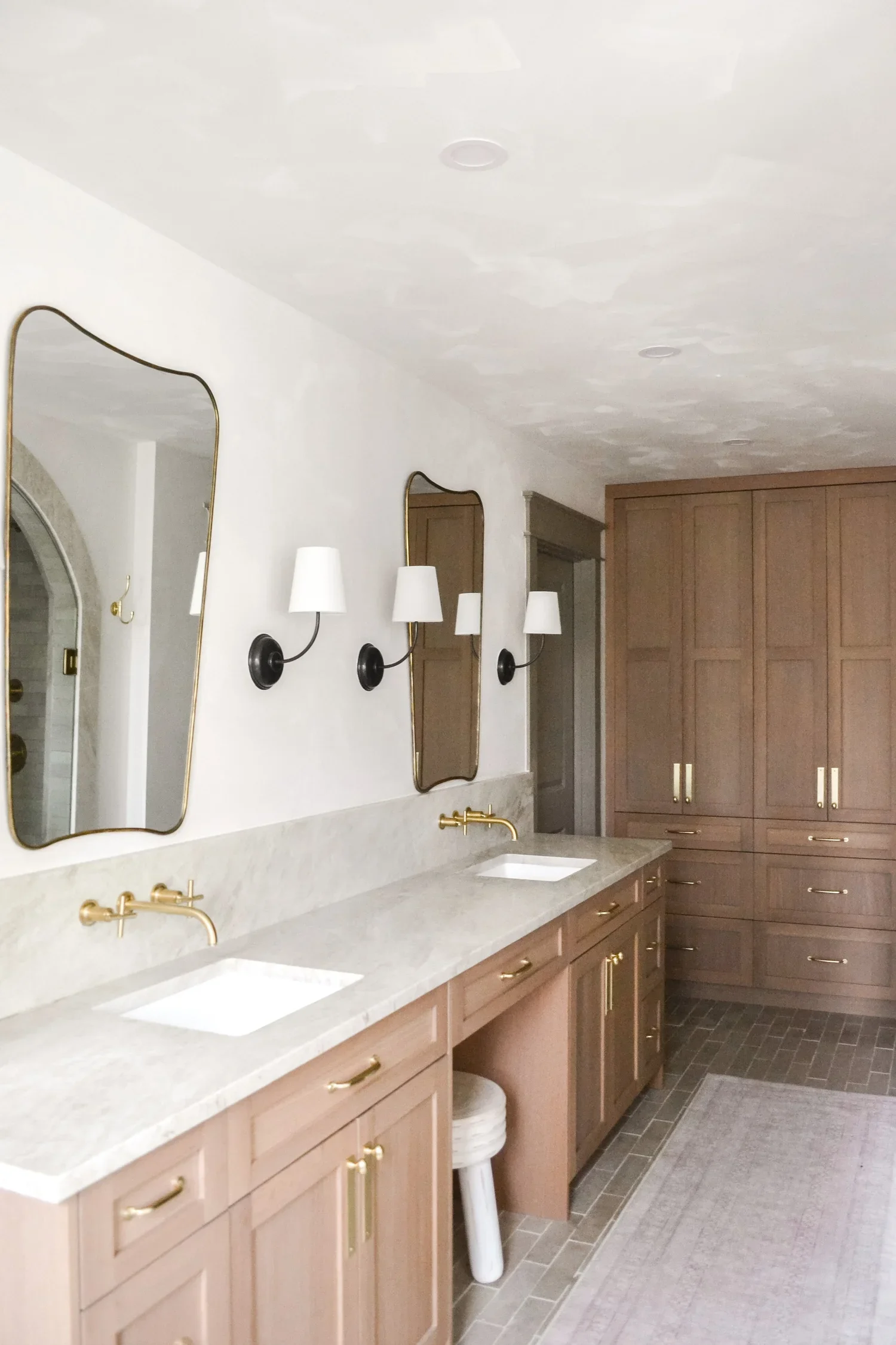 BLUE HERON MASTER BATH.webp