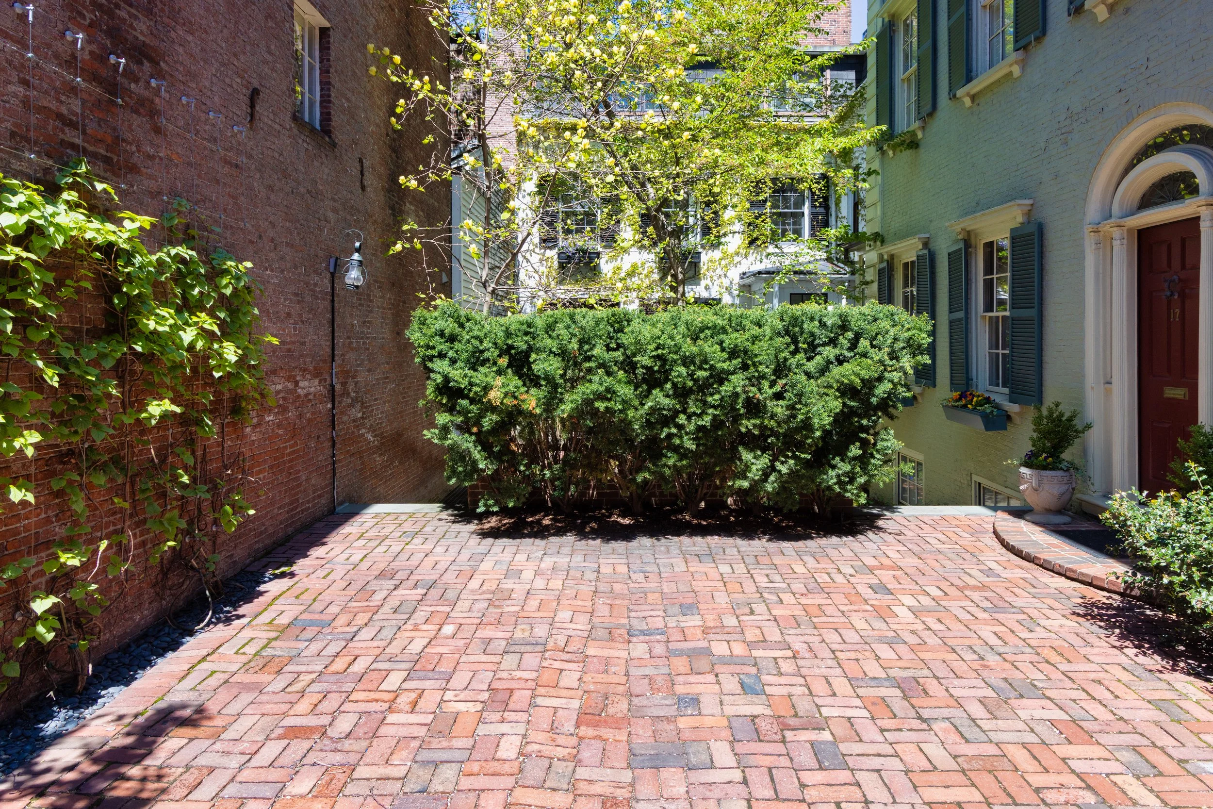 5_Exteriors_19 Pinckney.jpg