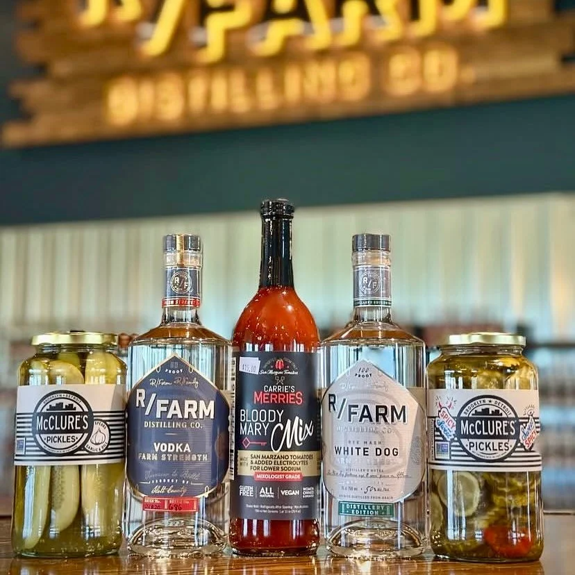 🎃🎃A wicked good lineup 🎃🎃

Join us for our Wicked Bloody Mary Bar THIS Saturday on the Hill. Over 20 different toppings from our Bloody Mary Bar along with eats from Vogel&rsquo;s Food Truck and Live Music by Phil Vandel! 

Do not miss this scary