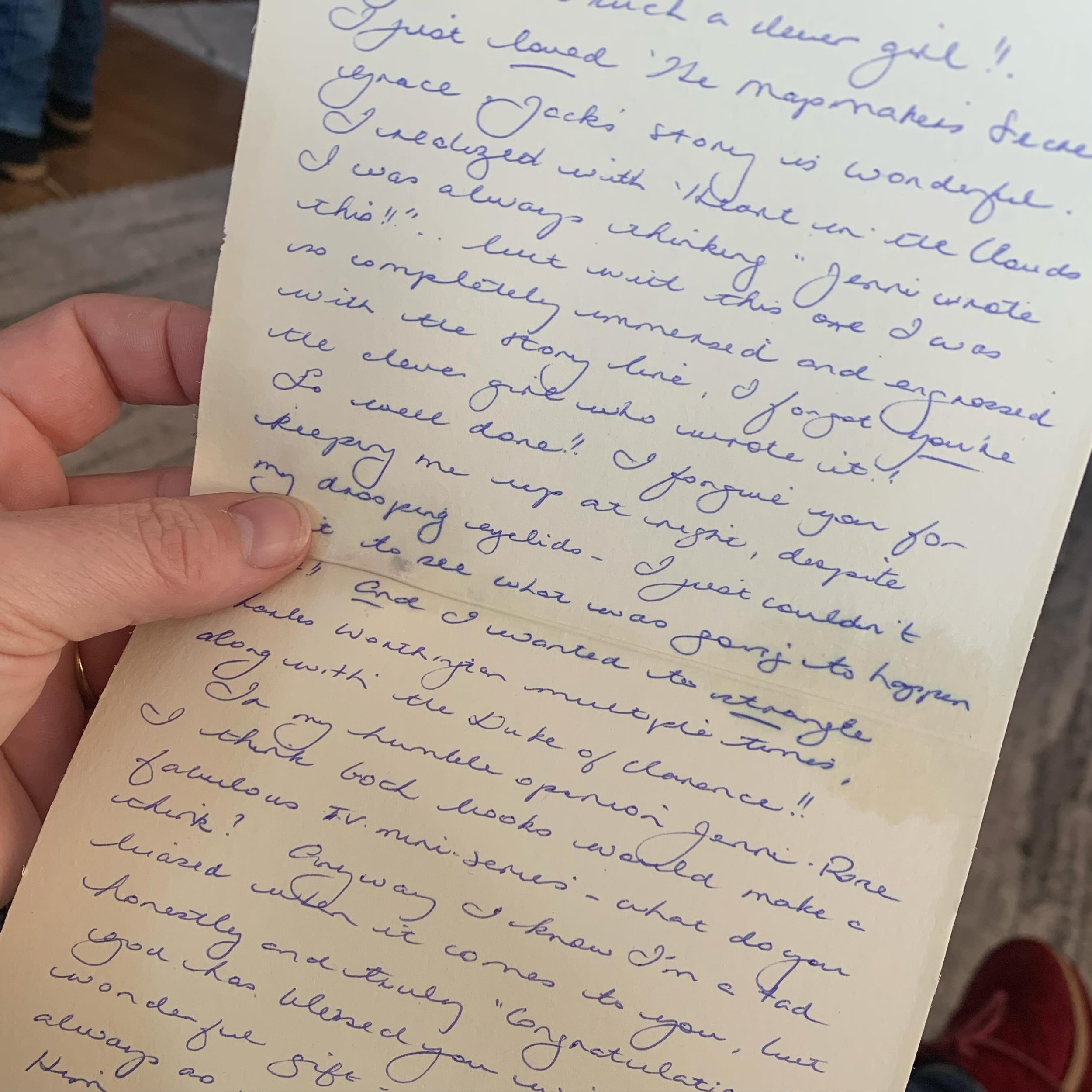 Handwritten note from an old friend who loved The Mapmaker&rsquo;s Secret absolutely made my day! 

💜✍️💌💕🥰💗💖😍💐

#fanmail #handwrittennote #histfic #sweetromance #romancefiction #historicalromance #ww2romance #christianfiction #inspirationalfi