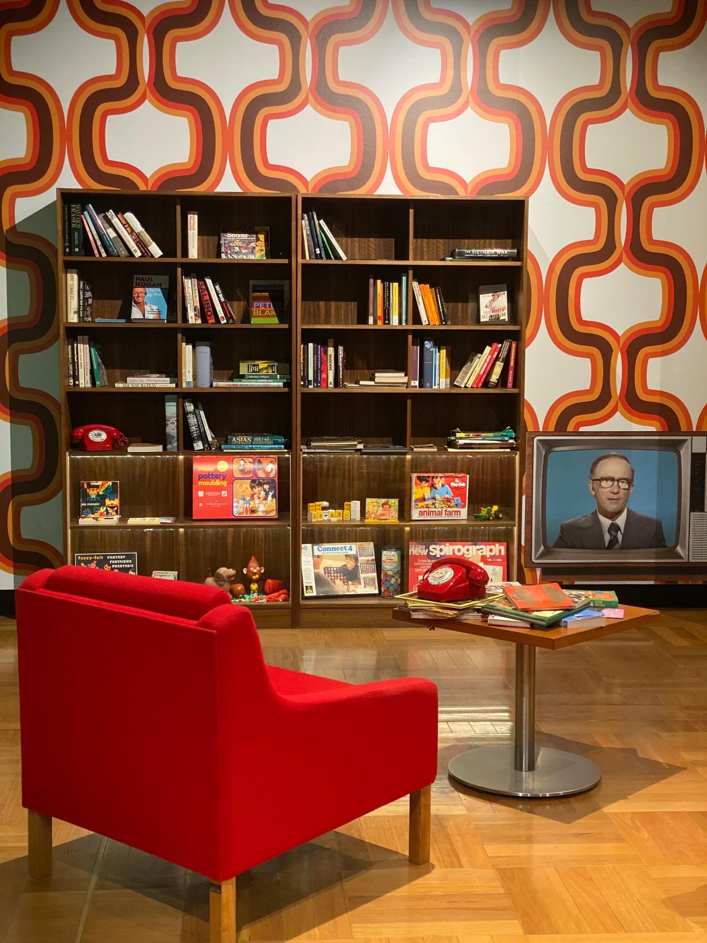 Snuck out to see the 1975 exhibition at the @nationallibraryaus this week! Not my usual time period, but I *might* be working on something set in Australia in 1974&hellip;I&rsquo;ve recently moved house (the last time for a LONG time, I hope) so I re