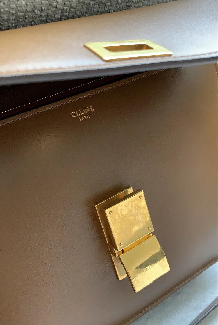 celine box logo