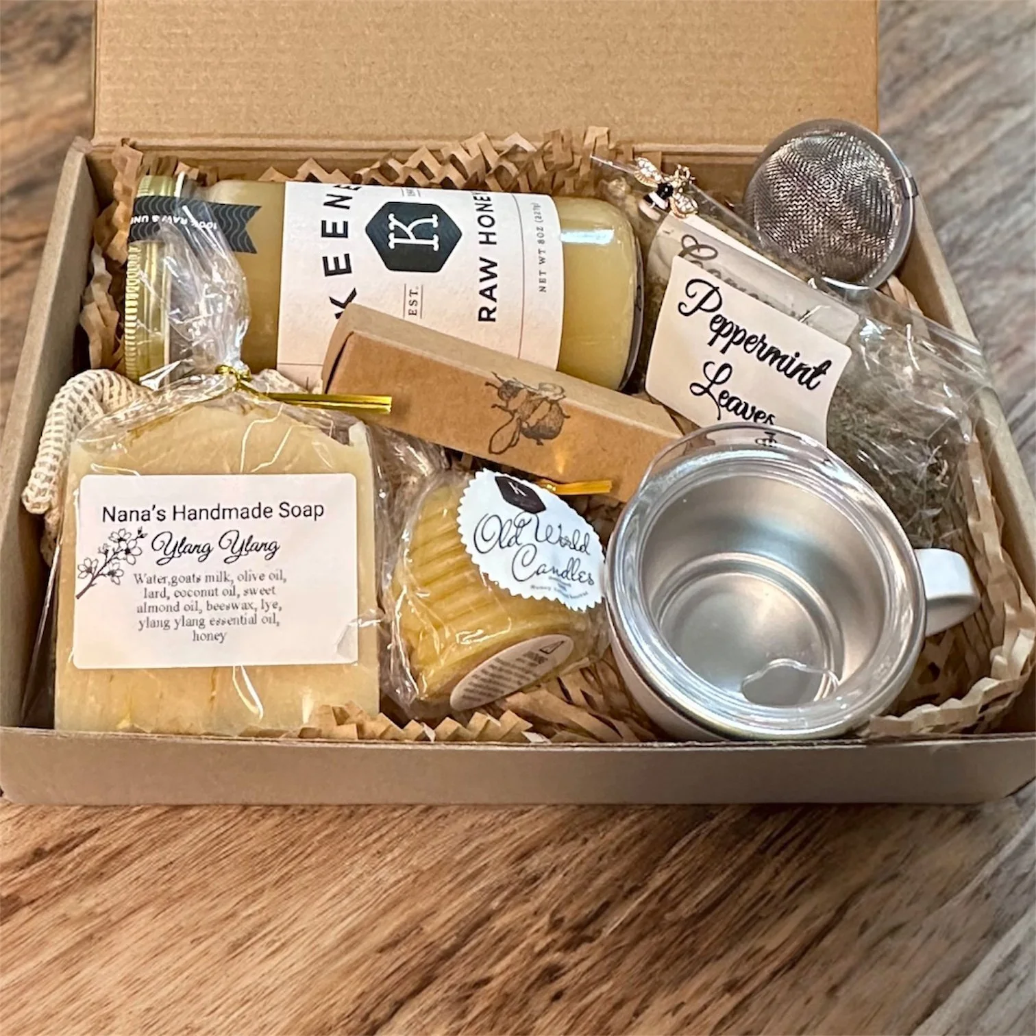 Tea Time Gift Box — Cozy Honey, Tea & Self-Care Essentials