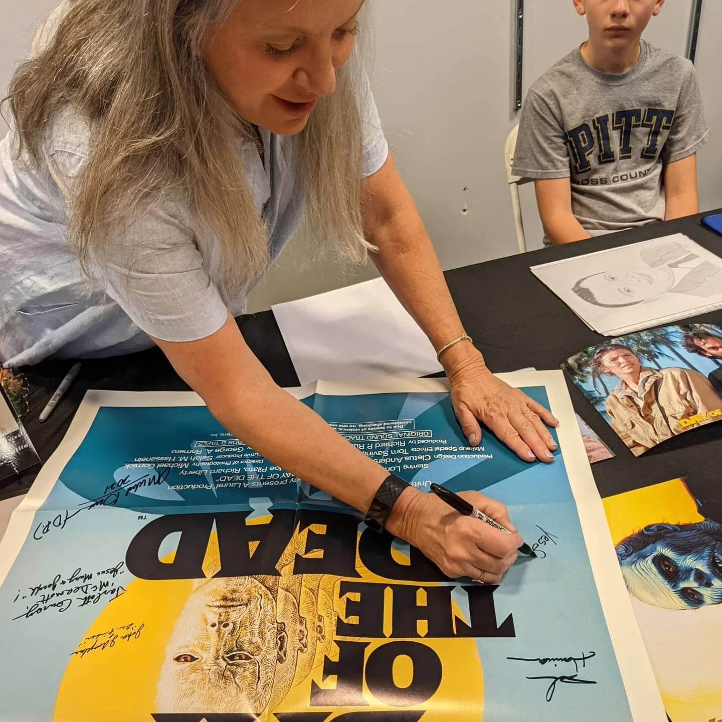 We also got to meet most of the cast members from Day of the Dead, one of the crazier zombie films. Included is Lori Cardille, Anthony Dileo Jr., Taso Stavrakis, and composer John Harrison (who also played the 🪛 zombie in Dawn of the Dead). #georger