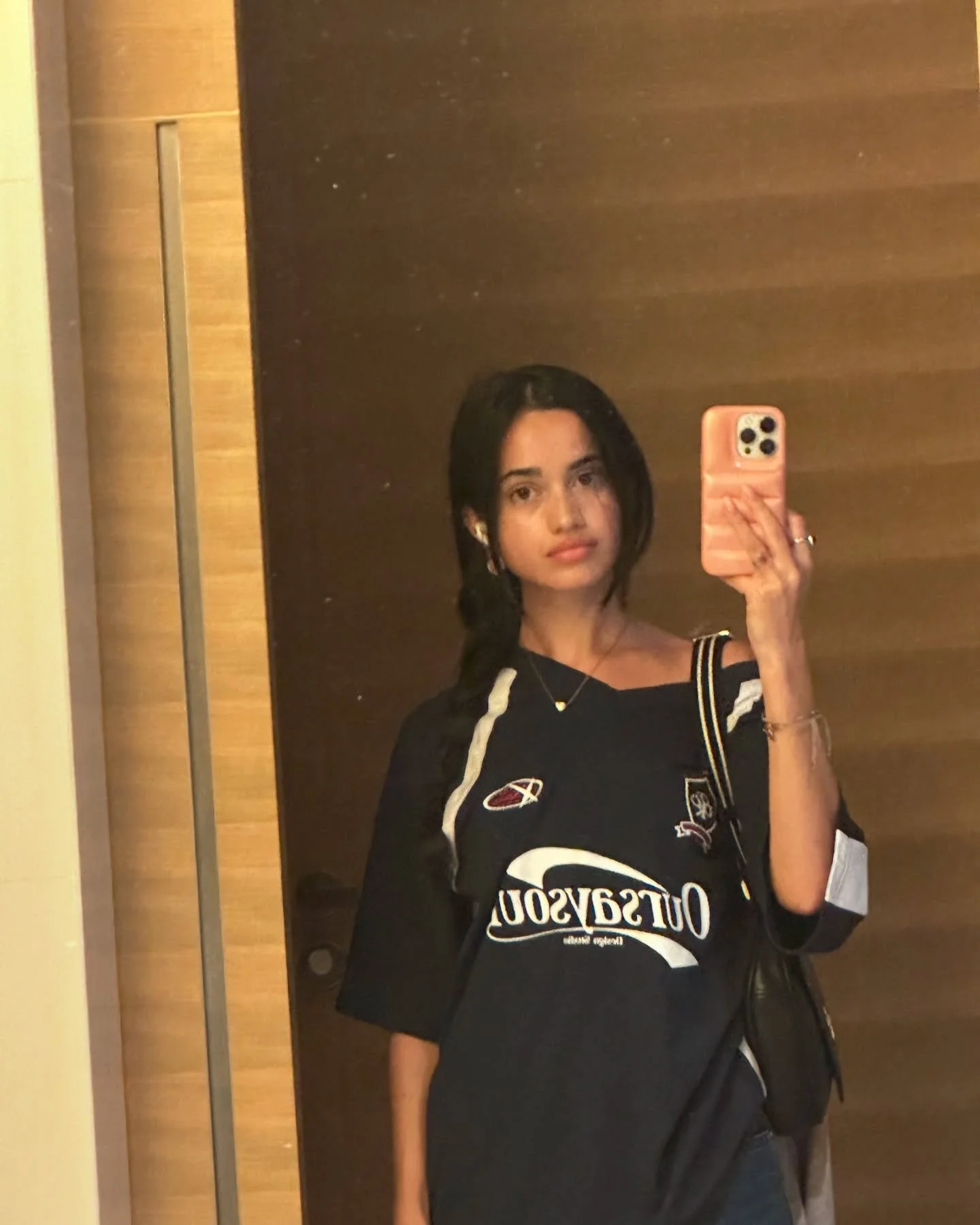 🧍🏻 (I got sambas 👹👹)