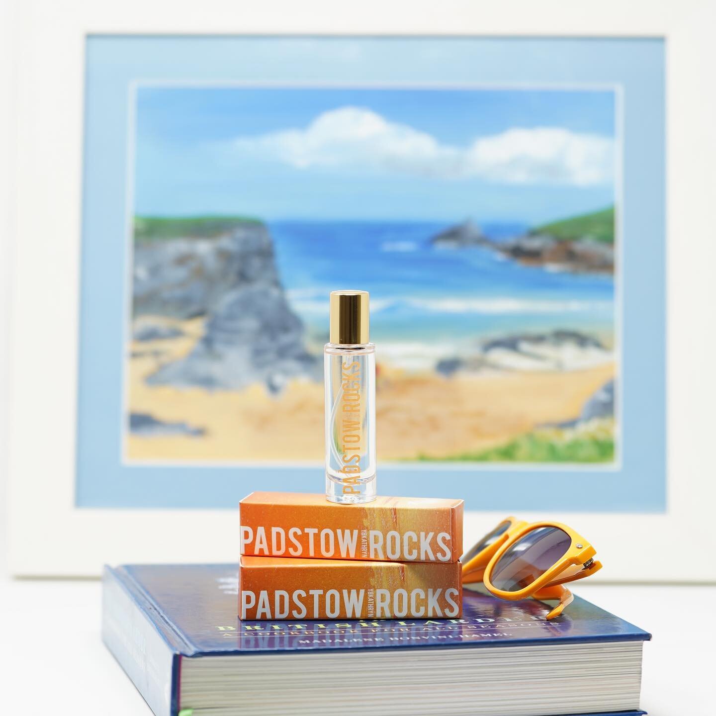 It is snowing so time to get out PADSTOW ROCKS and dream of sunnier days at the beach! 🏖️ 😎🌊
🌸

#springwashere #summertimefine #perfumelovers #sunshinegirl