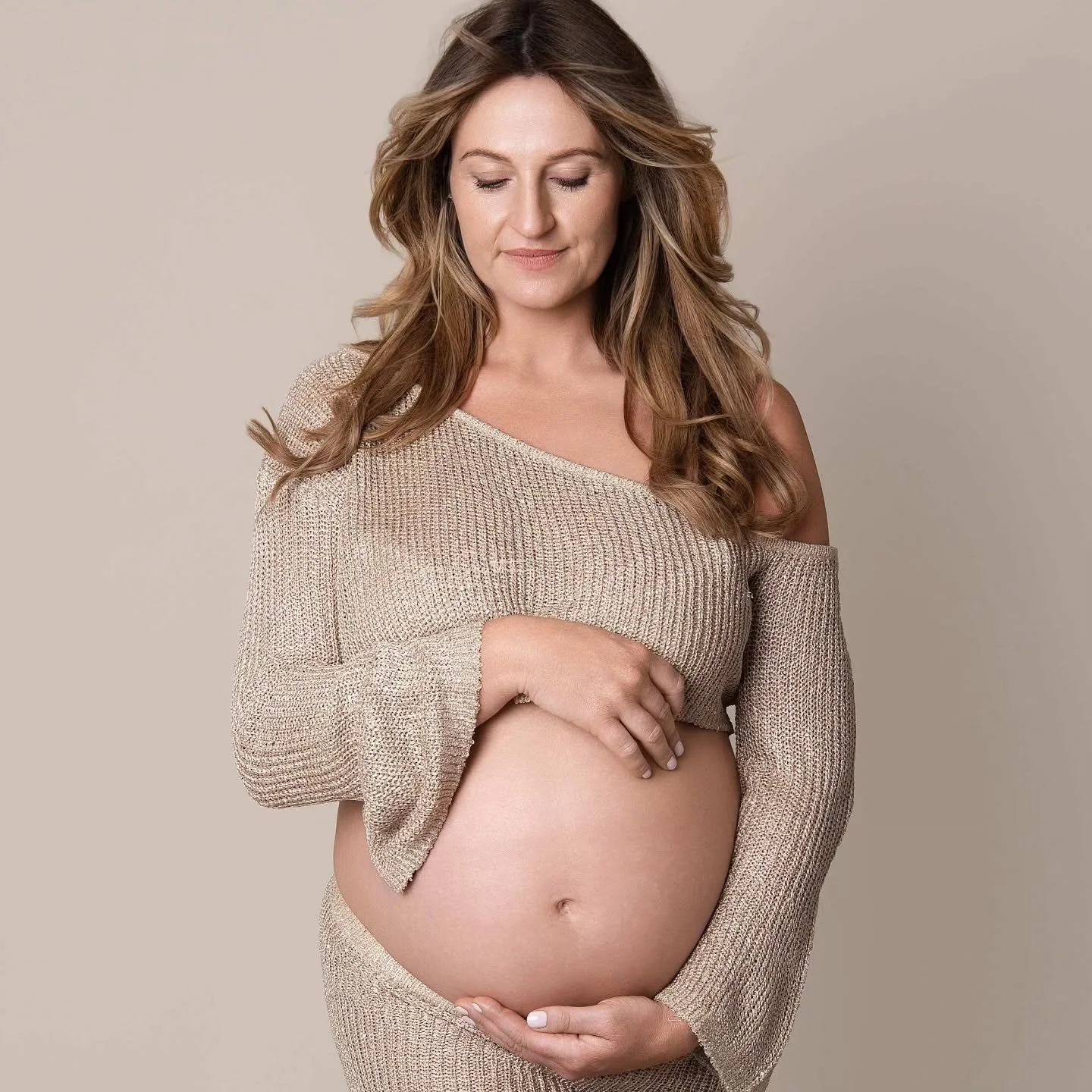 Maternity shoot 😍

#pregnancylife #pregnancyglow #preggybelly #pregnant #pregnancy #pregnancyphotography #pregnancymemories #babybumplove #babybump #expecting #expectantmum #expectantmom #professionalimage #professionalmaternityphotographer #profess