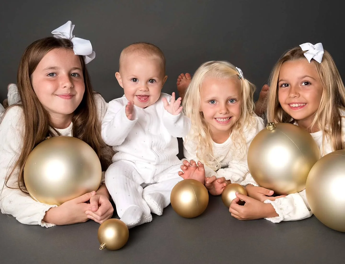 All the children in one memorable image - capturing a moment in time, forever.

#christmashoot #christmasmemories #professionalfamilyphotographer #suegreethamphotography #howwillyouremember