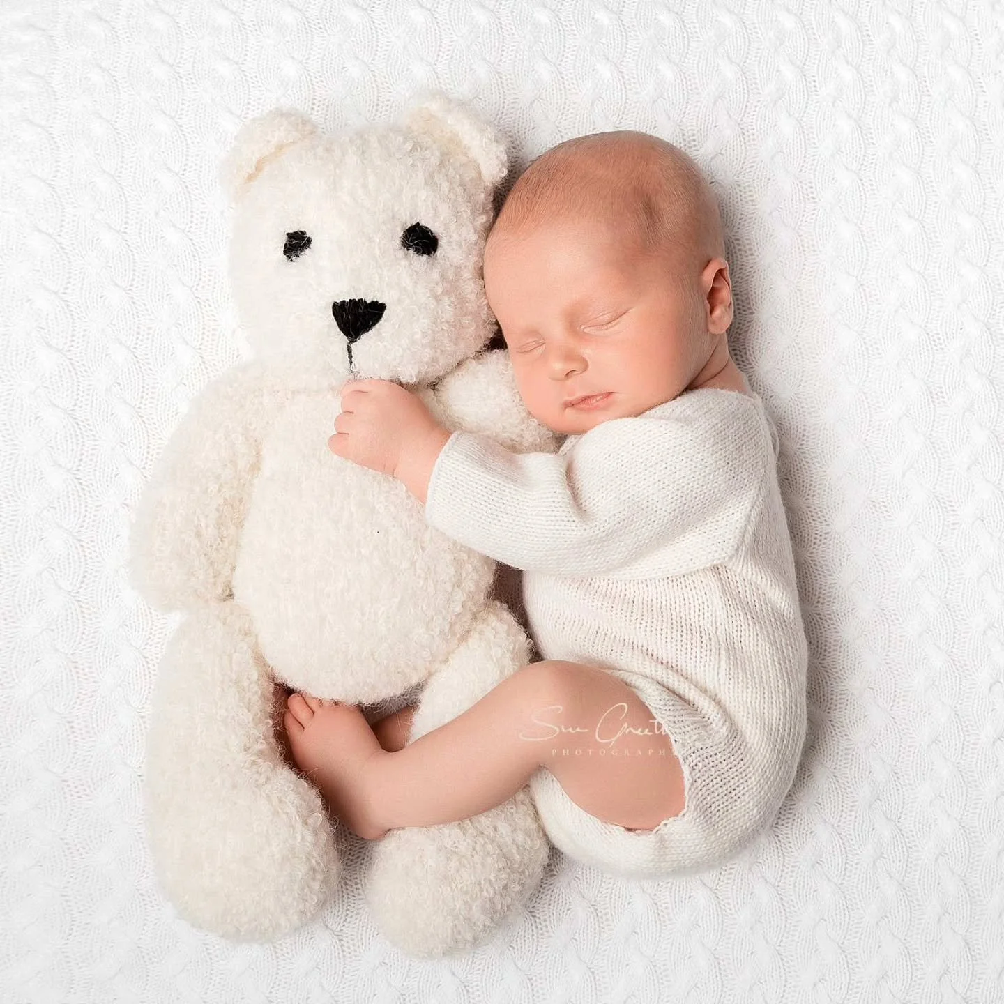 I love it when a special toy or memento is brought to a shoot. It adds an even more personal element to such a memorable shoot.
Memories being made 💗

#newbornlove #newbornshoot #professionalnewbornphotographer #professionalfamilyphotographer #howwi