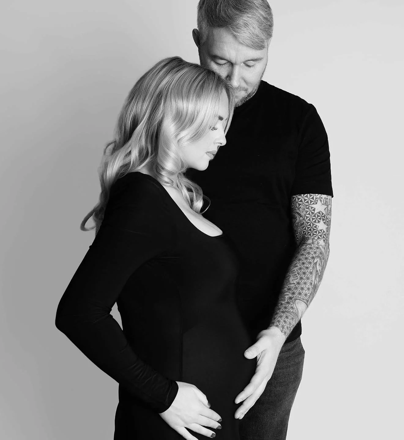 Stunning black &amp; white maternity shoot. A moment in the journey to parenthood to treasure forever.

#magicalmoments #maternityshoot #professionalnewbornphotographer #suegreethamphotography #howwillyouremember