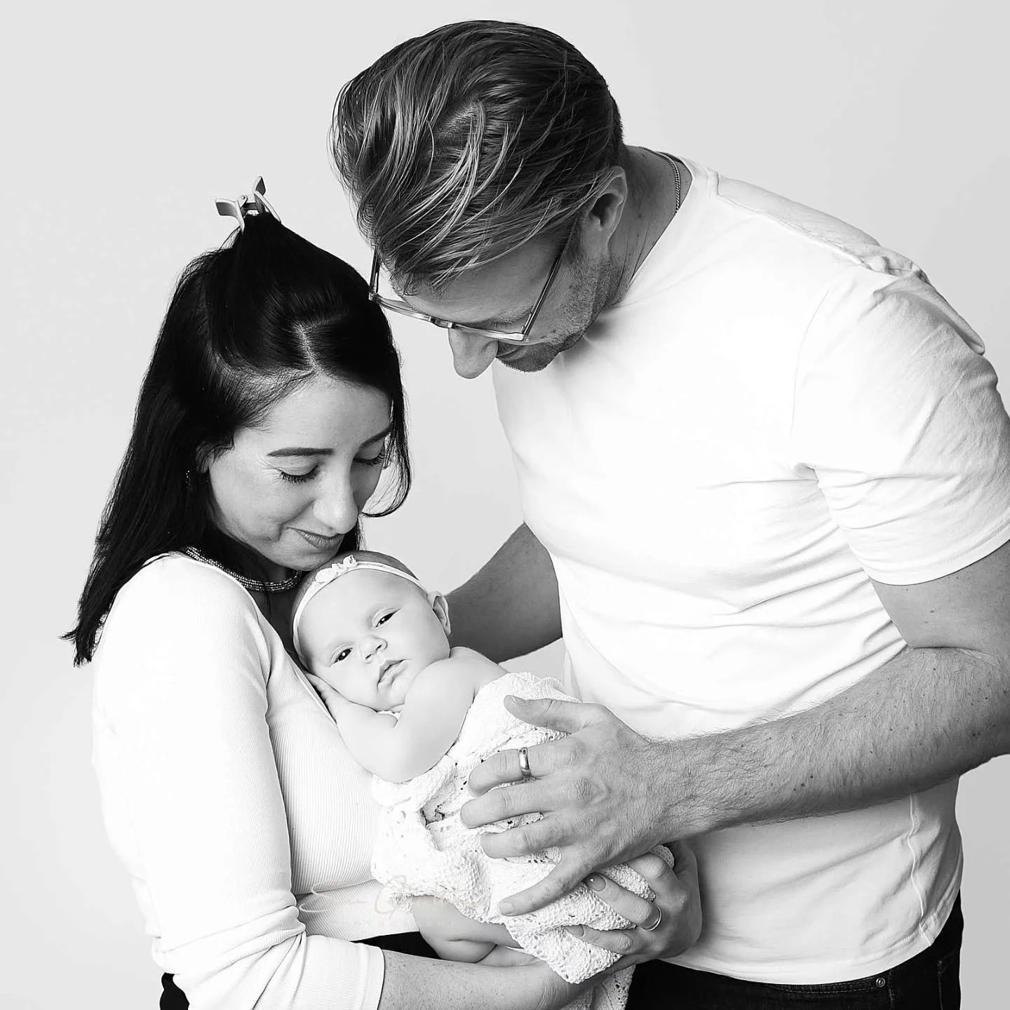 Beautiful girl 🩷

#daughter #daughterlove❤️ #professionalnewbornphotographer #suegreethamphotography #howwillyouremember