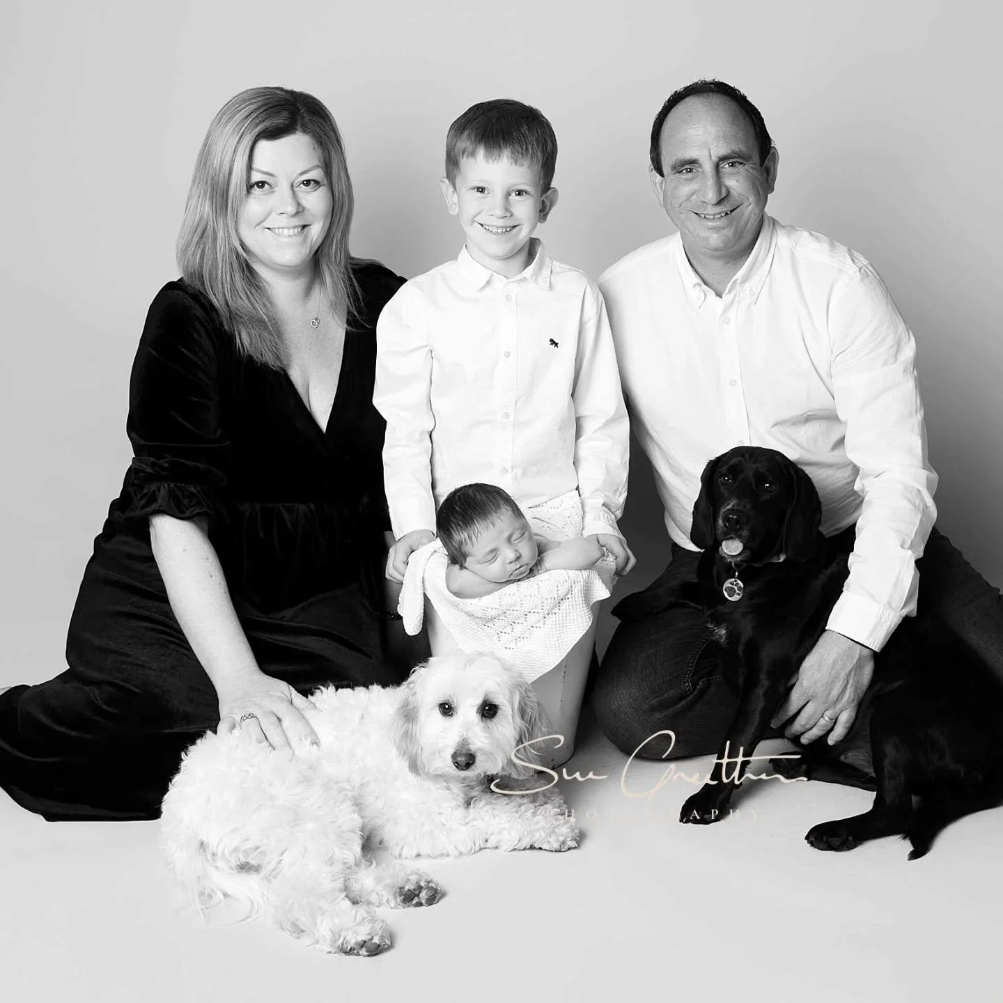 Newborn shoots can include all members of the family - your furbabies too!

#newbornjoy #newbornlove #professionalnewbornphotographer #professionalfamilyphotographer #suegreethamphotography