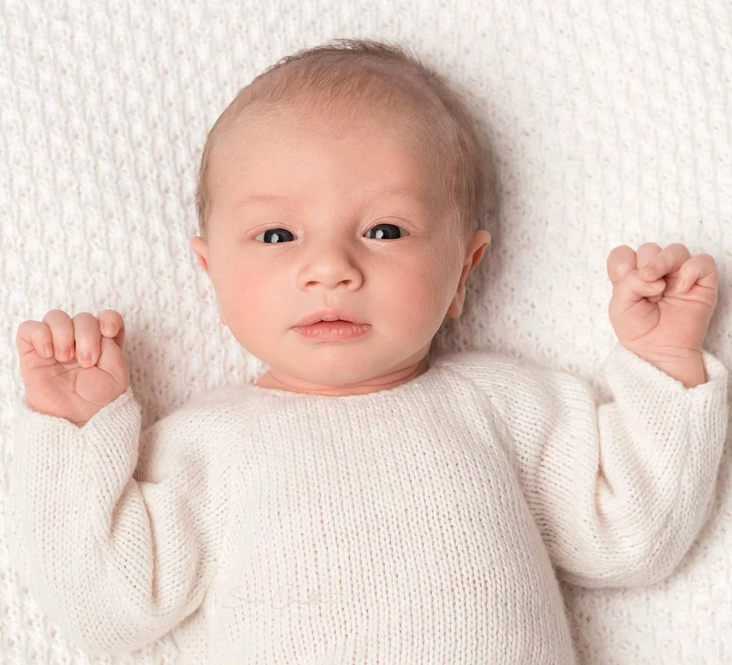 A mother's love for her baby is like.nothing else in the world.

#newbabylove #newbornjoy #newbabyboy #professionalnewbornphotographer #suegreethamphotography