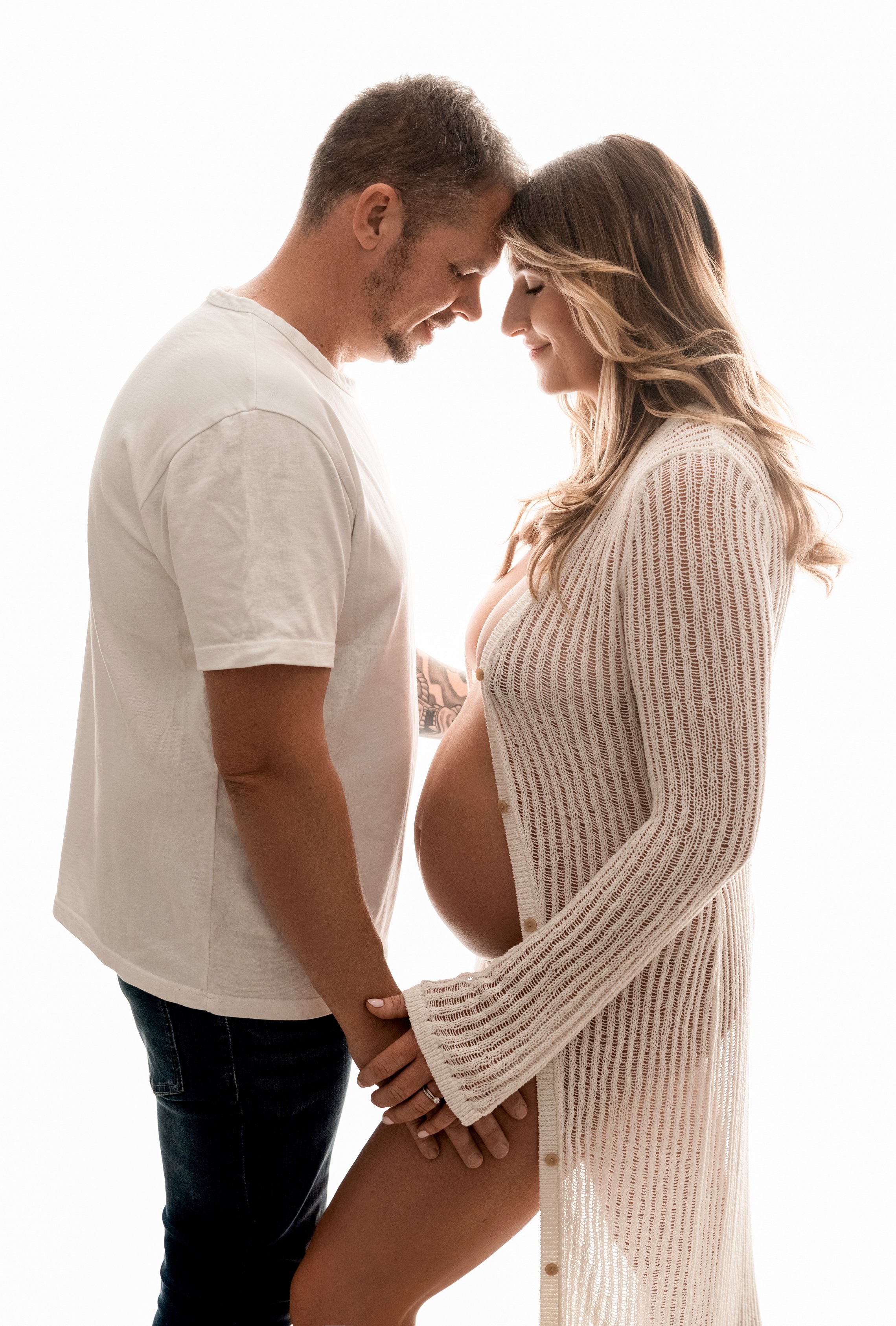 maternity-session-with-partner-kent.jpg
