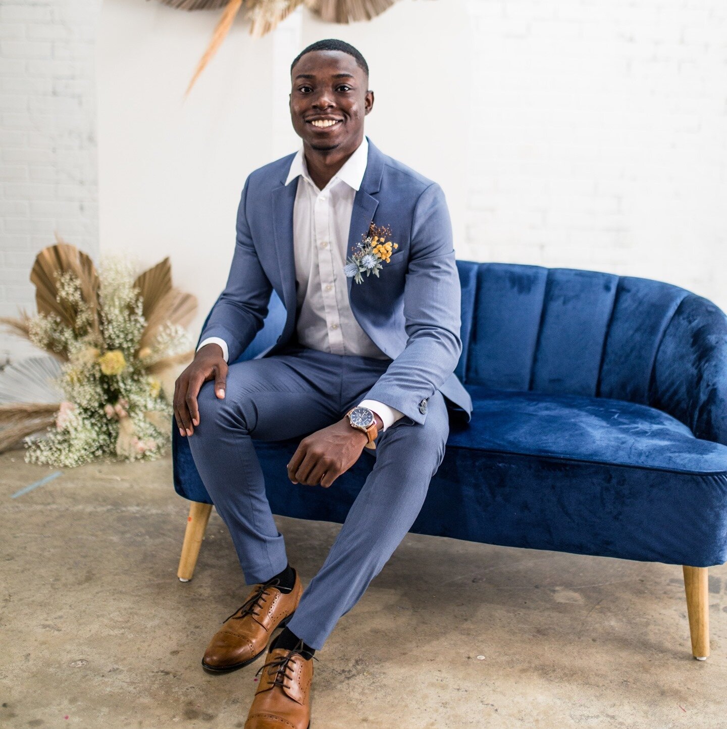 A wedding trend that I am loving is men wearing colored suits! A classic black suit is a timeless look. But color has been catching my eye lately! I've seen baby blue, emerald green and rosy peaches as colors for grooms. What's a color that you'd lik