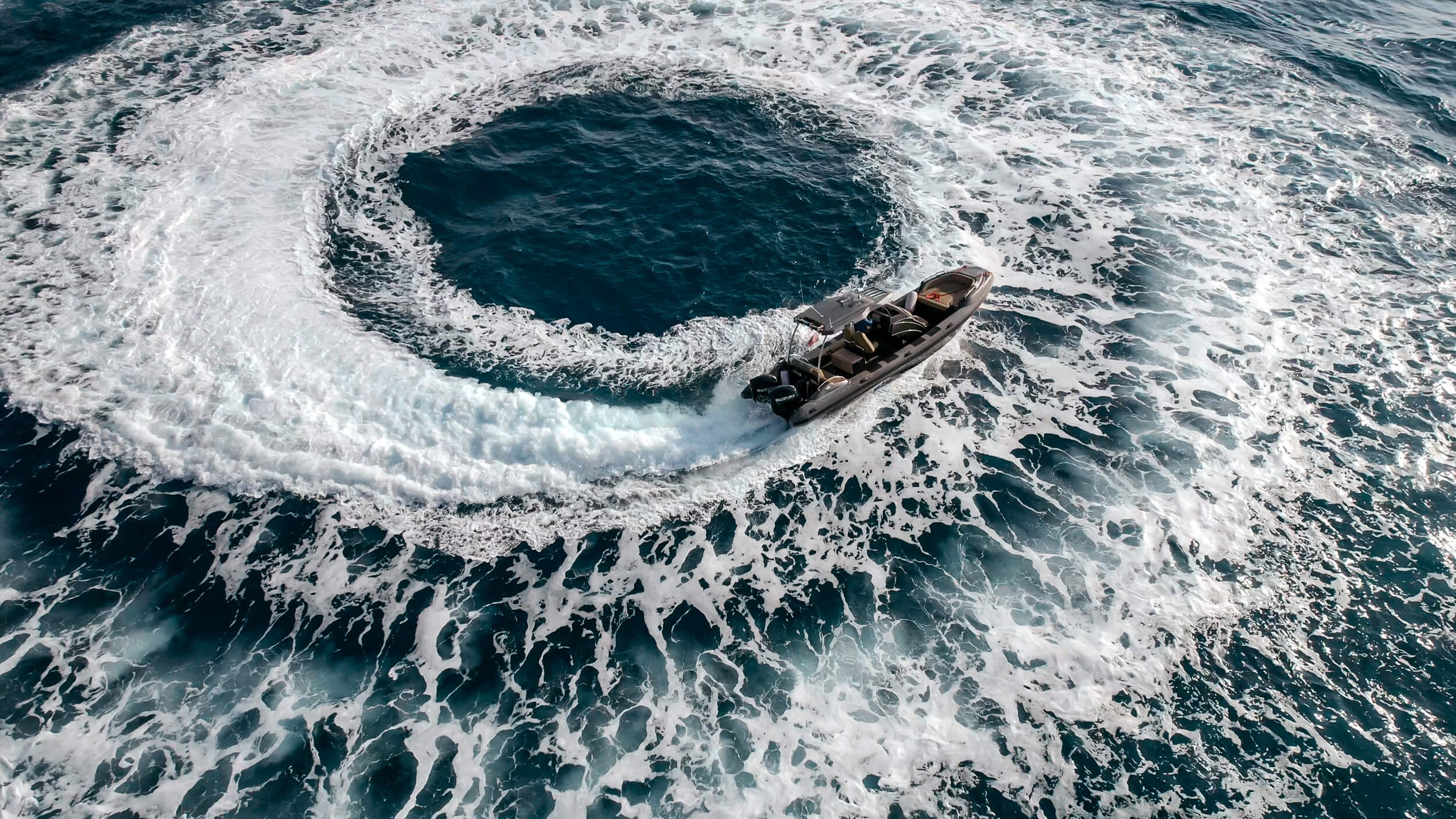 Bering Marine 28 CC.jpg