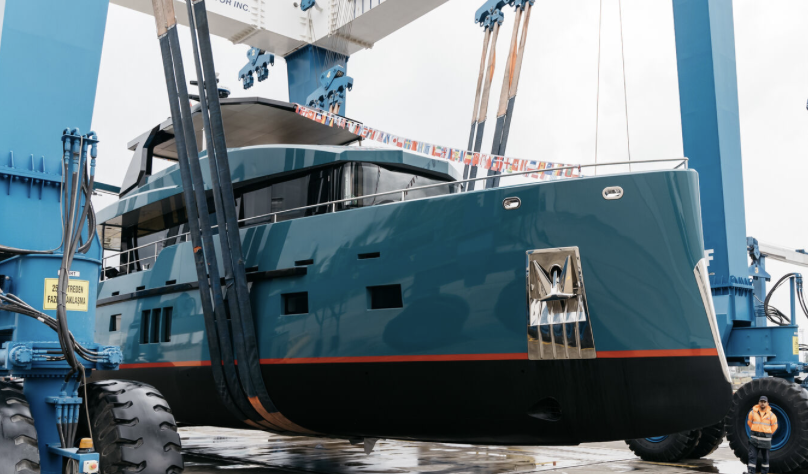 Bering B78 Explorer Yacht