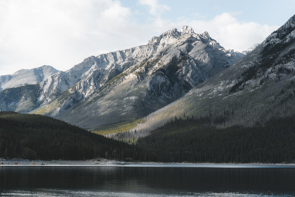 Lake+Minnewanka,+Banff.DSC02960.jpg