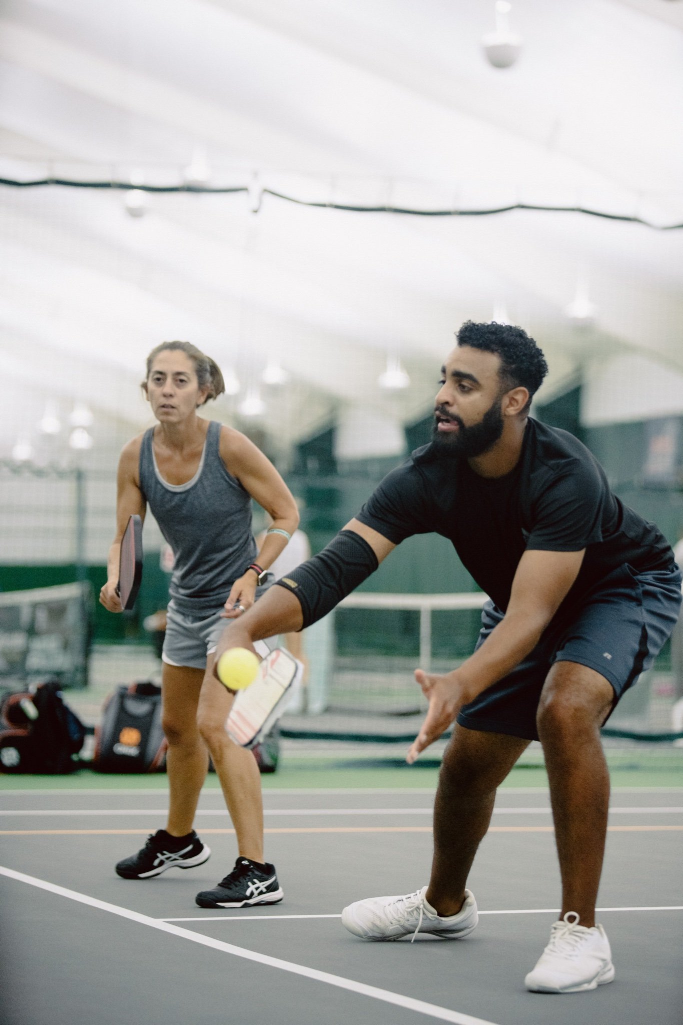 5 Tips on Playing Pickleball with Someone Who’s New to the Game