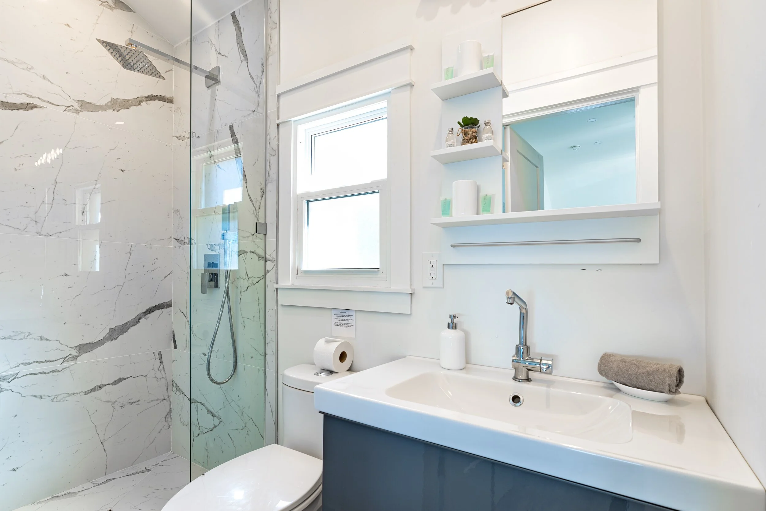 Cottage 3 Bathroom.jpeg