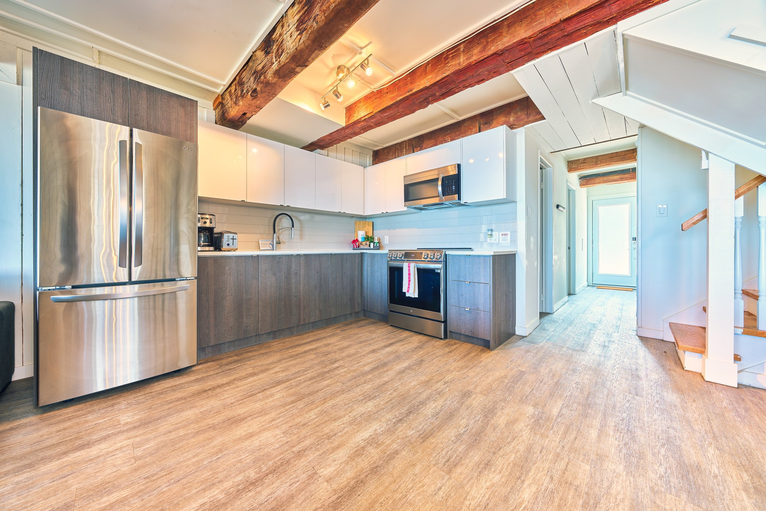 Suite 200 Kitchen.jpeg