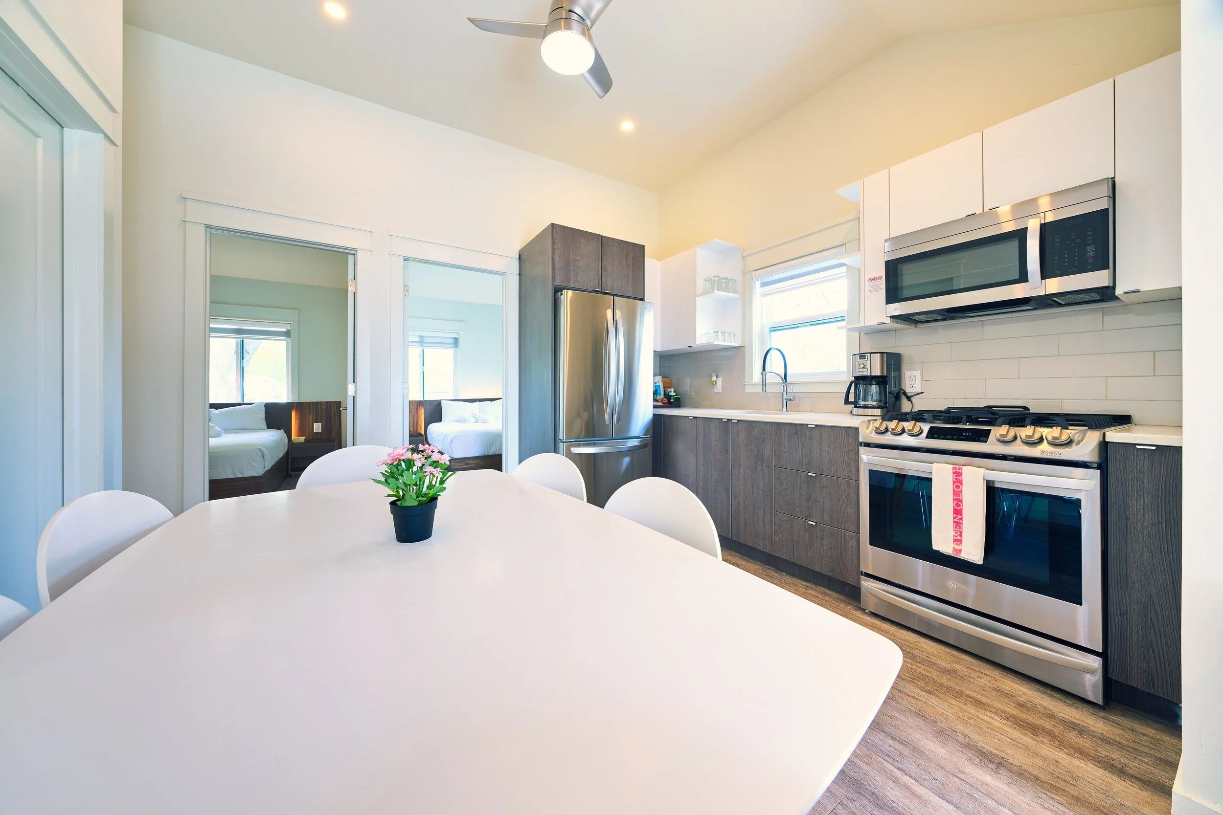 Cottage 21 Interior 2.jpeg