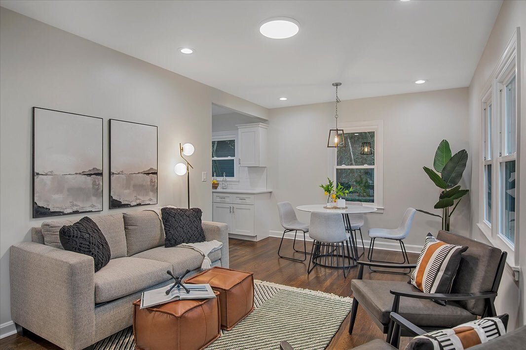 ✨J U S T  L I S T E D ✨
Showings start tomorrow!
🛏 3 bedrooms 
🛁 2 bathrooms 
🏡 1011 Welch St SE 
🚪 depart entry unfinished basement for passive income! 
🌳 private landscaped backyard with wooded views! 
🚗 ample amounts of parking and storage 
