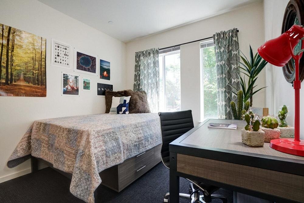 BEDROOM.jpg