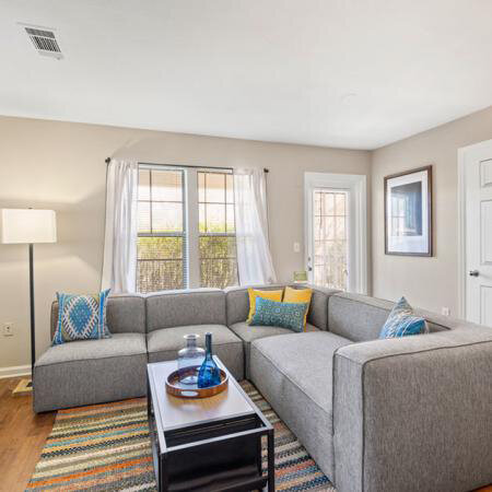 LIVING_ROOM.jpg