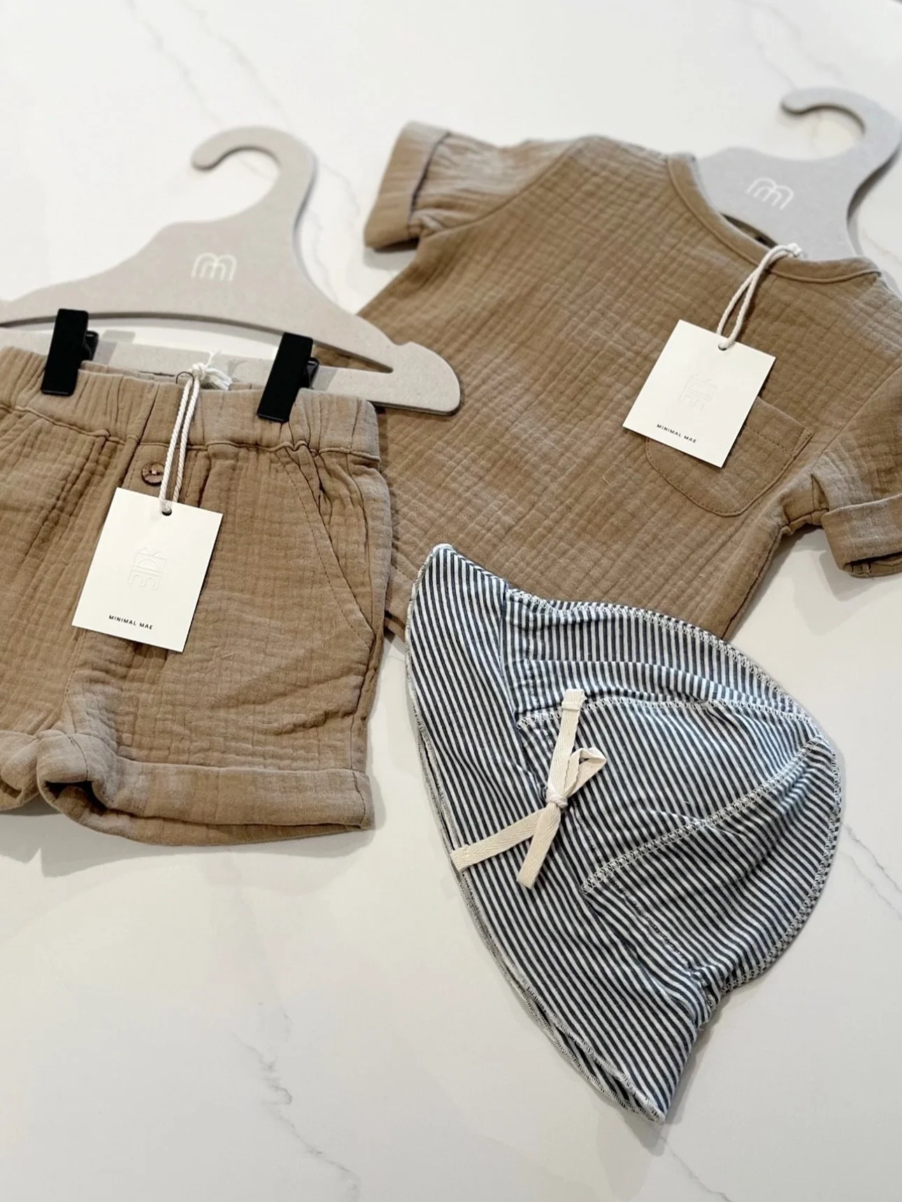 Our Kids & Baby hangers are thoughtfully designed not only for children’s clothing but also for pet outfits, tops, and other delicate garments 🌿💚
⠀
Their compact size and gentle curves provide the right support for tiny pieces, helping pr