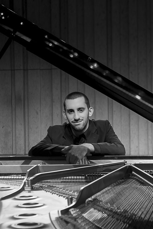 "CICLO “MÚSICA ATRAVÉS DO TEMPO •José Pedro Ribeiro  recital de piano