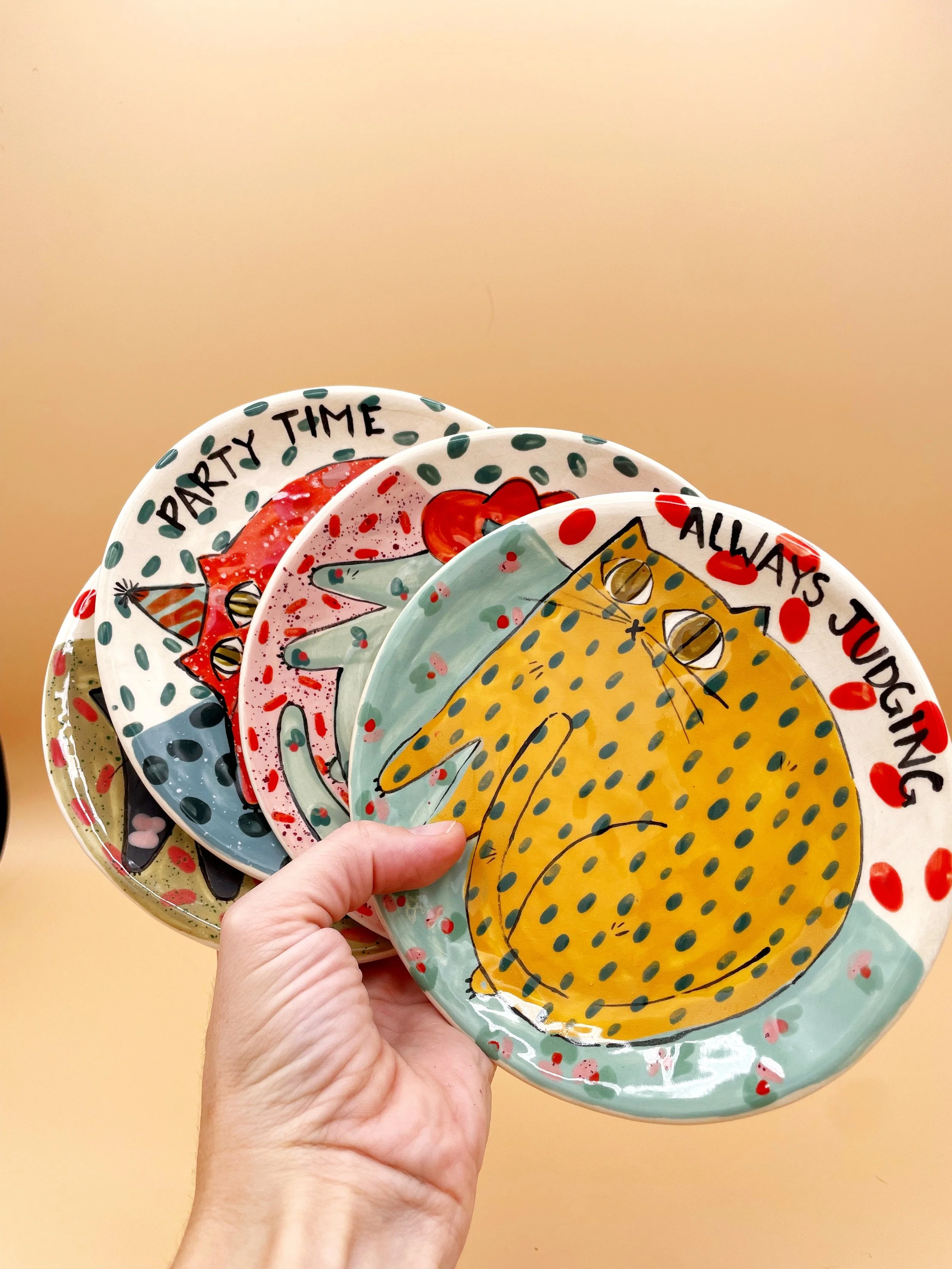 ROUND Maximalist Kitty Plate in 5 Sizes