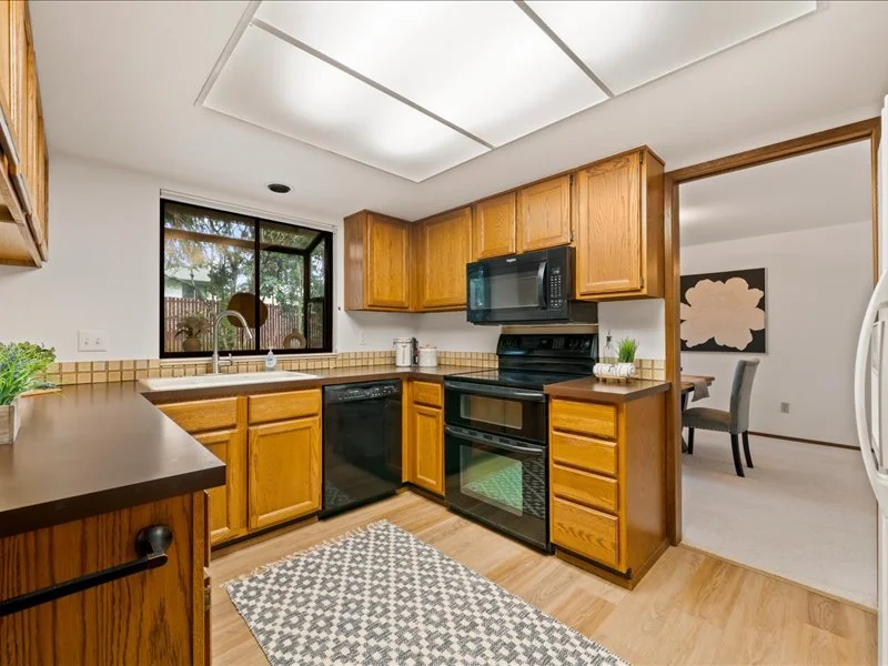 24848 13th Avenue S Des Moines, WA 98198 (16).jpg