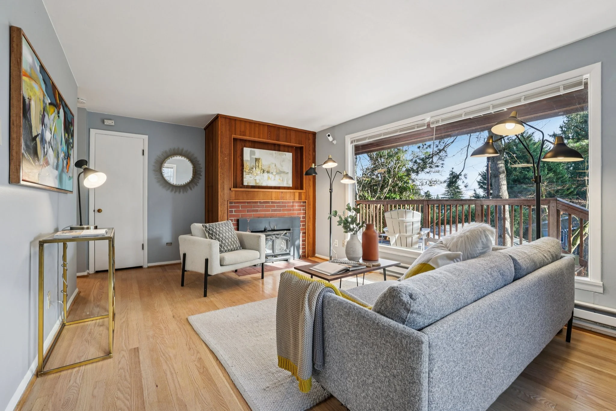 7-web-or-mls-10219 15th Ave-S1401-026.jpg