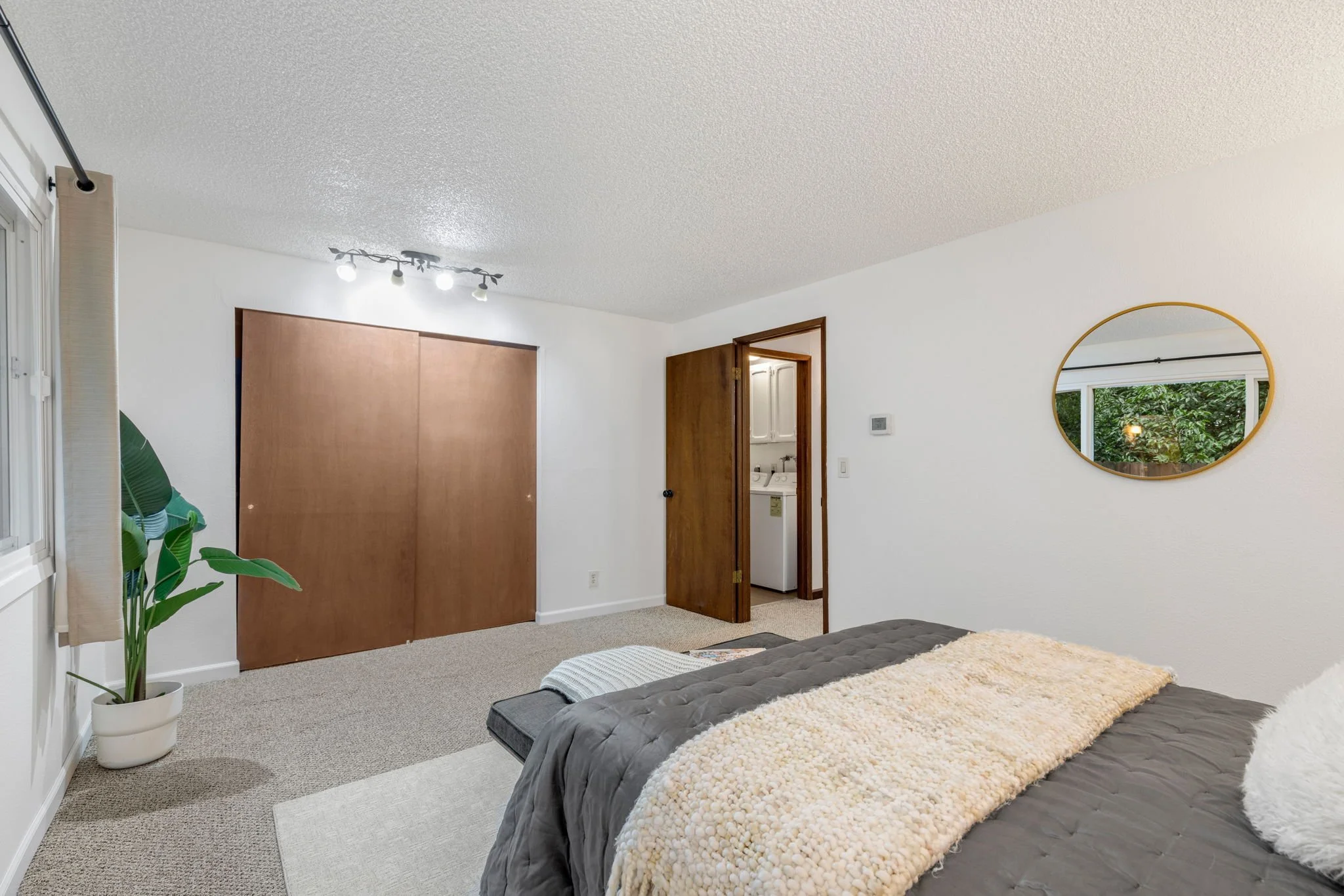 24709 13th Avenue S Des Moines, WA 98198 (18).jpg