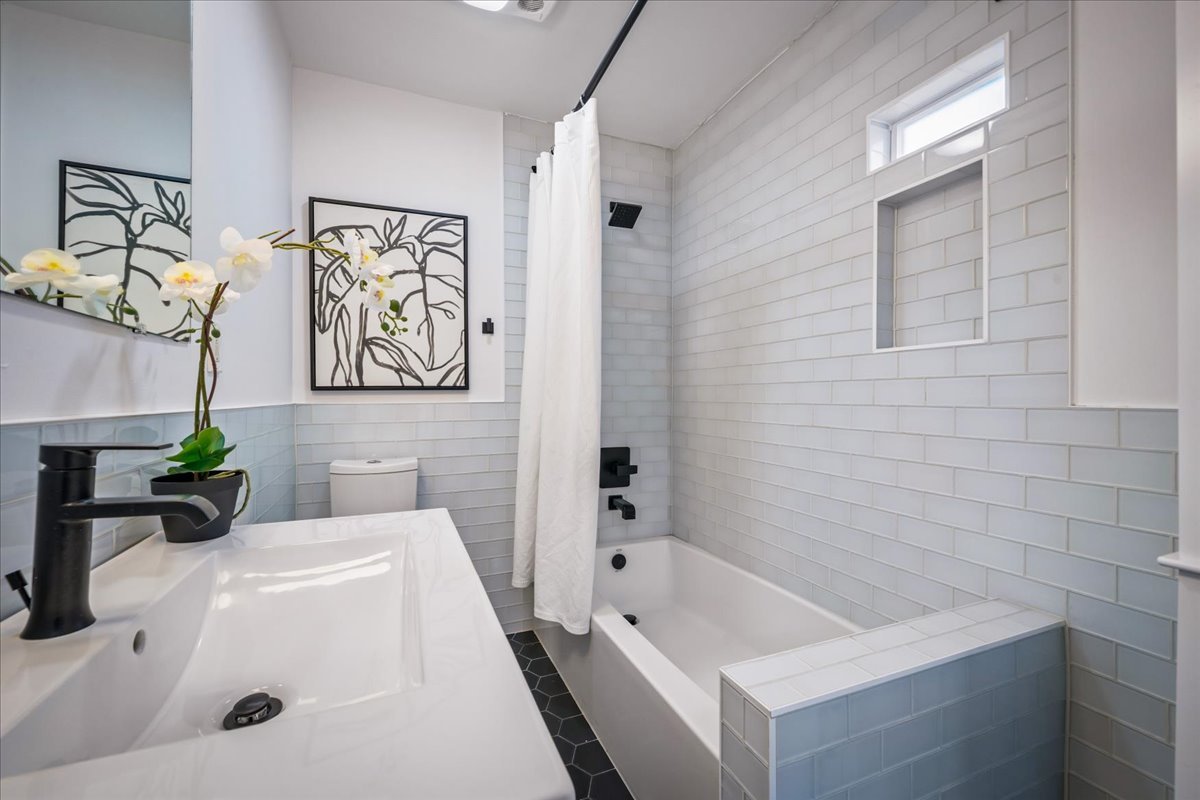 14346 Interlake Avenue N.  Seattle, WA 98133 (27).jpg
