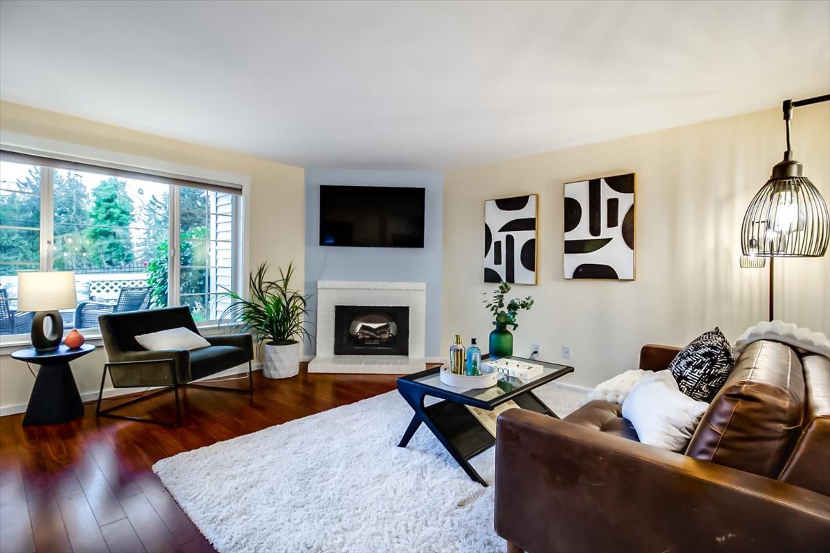 12404 E Gibson Road D101 Everett (2).jpg