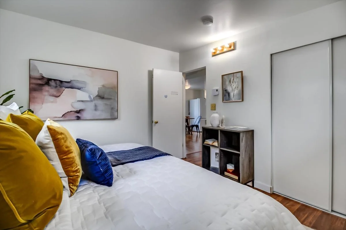 16-14043 Burke Ave N--17.jpg