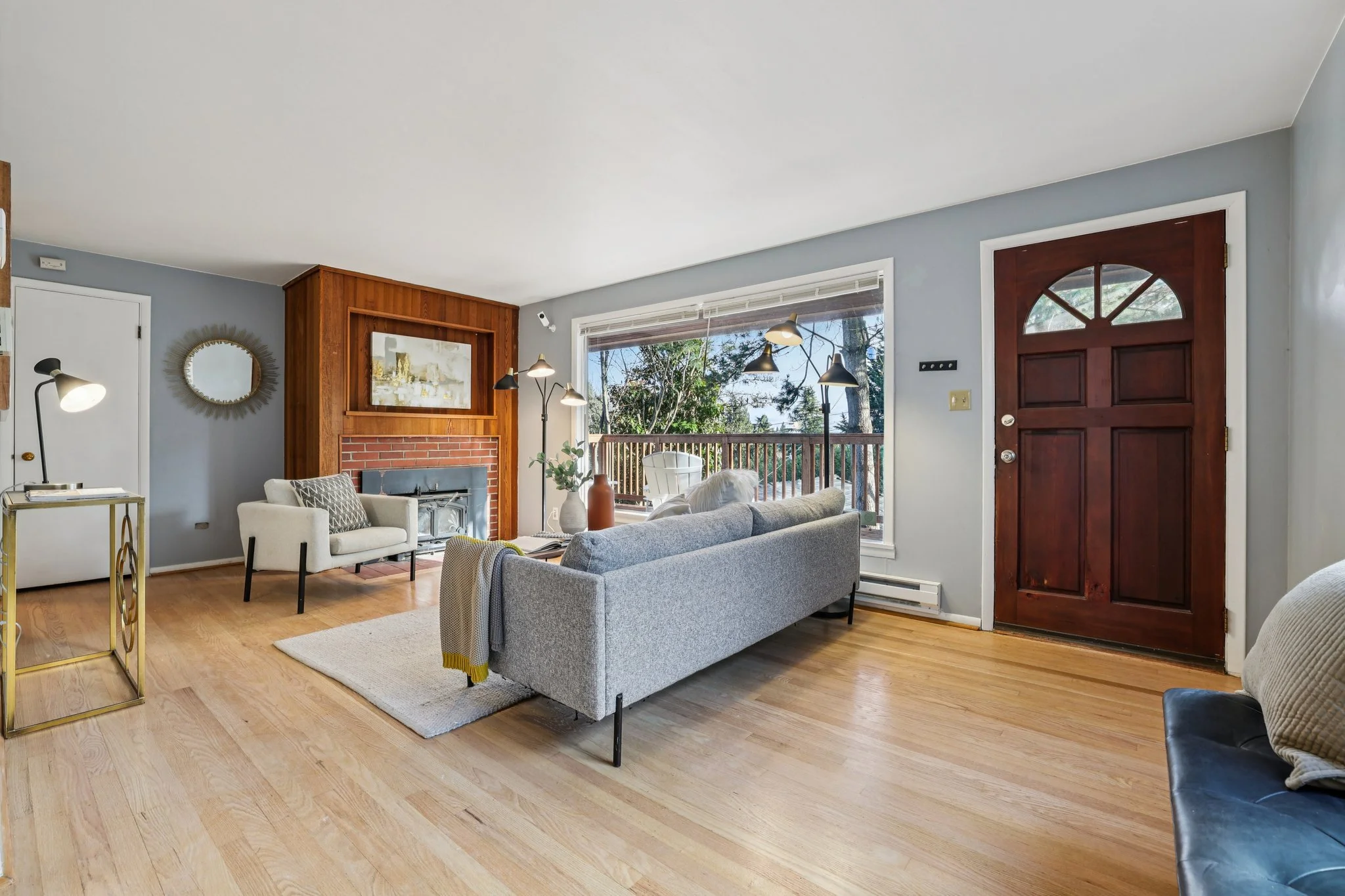 6-web-or-mls-10219 15th Ave-S1401-025.jpg