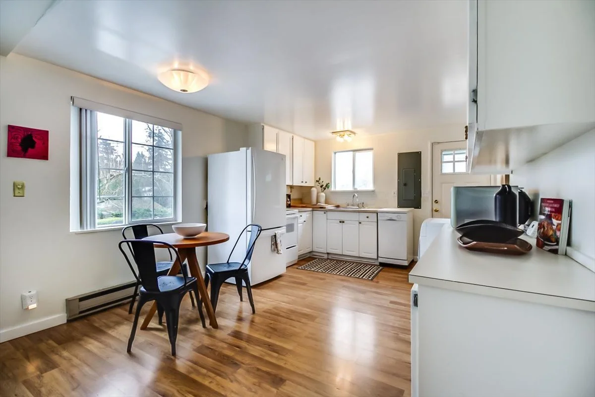 05-14043 Burke Ave N--6.jpg