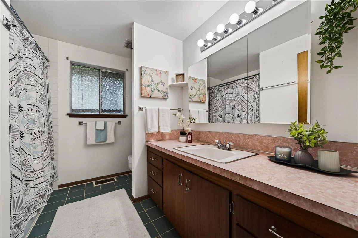 16008 10th Avenue NE Shoreline (26).jpg