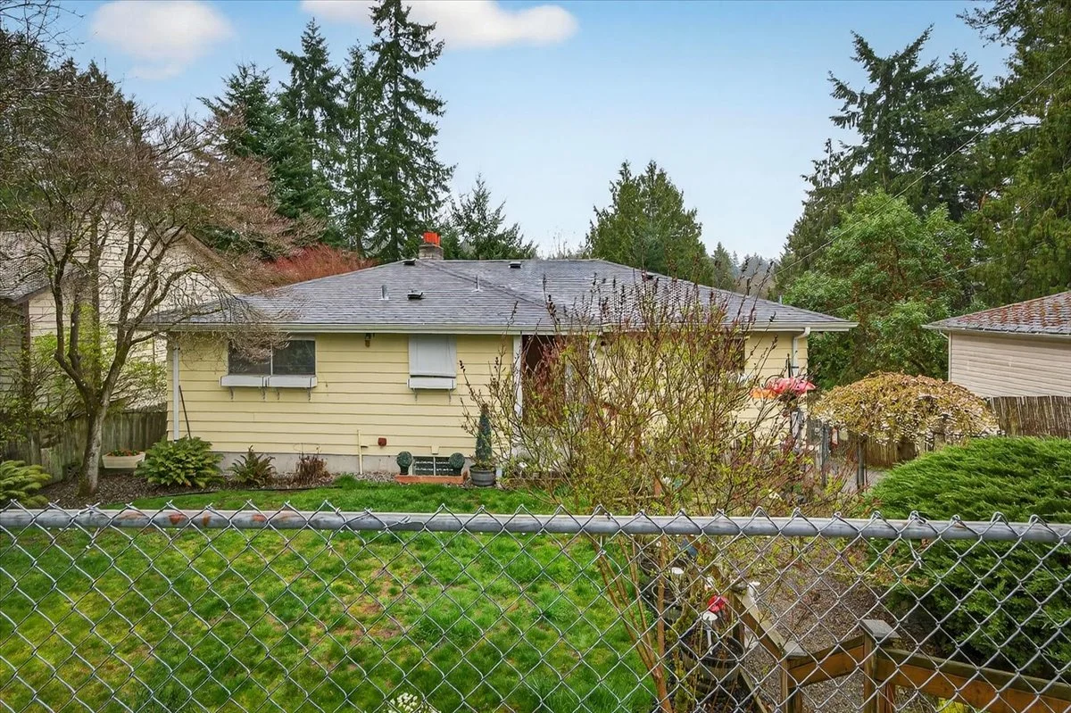 16008 10th Avenue NE Shoreline (3).jpg