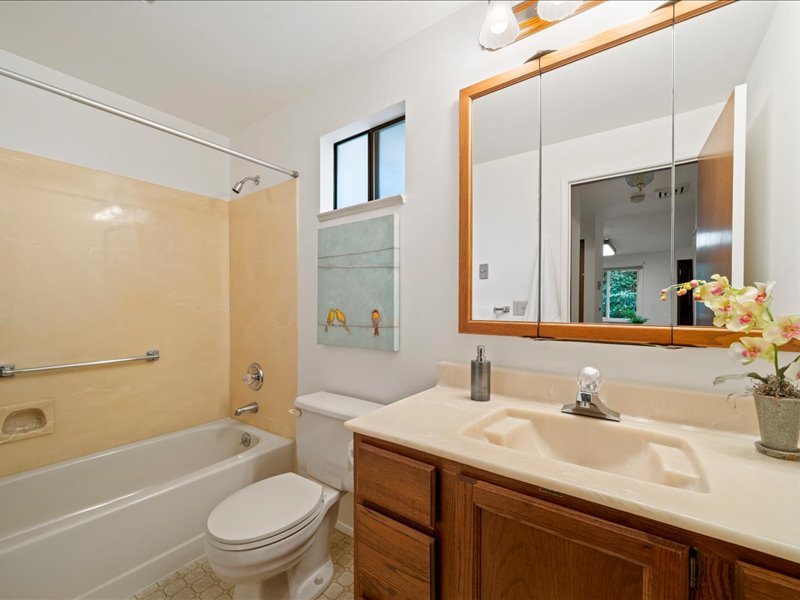 24848 13th Avenue S Des Moines, WA 98198 (36).jpg