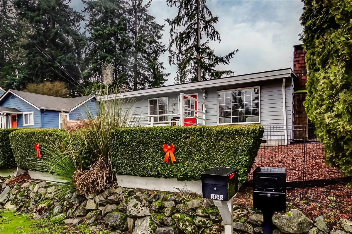 31-14043 Burke Ave N--32.jpg