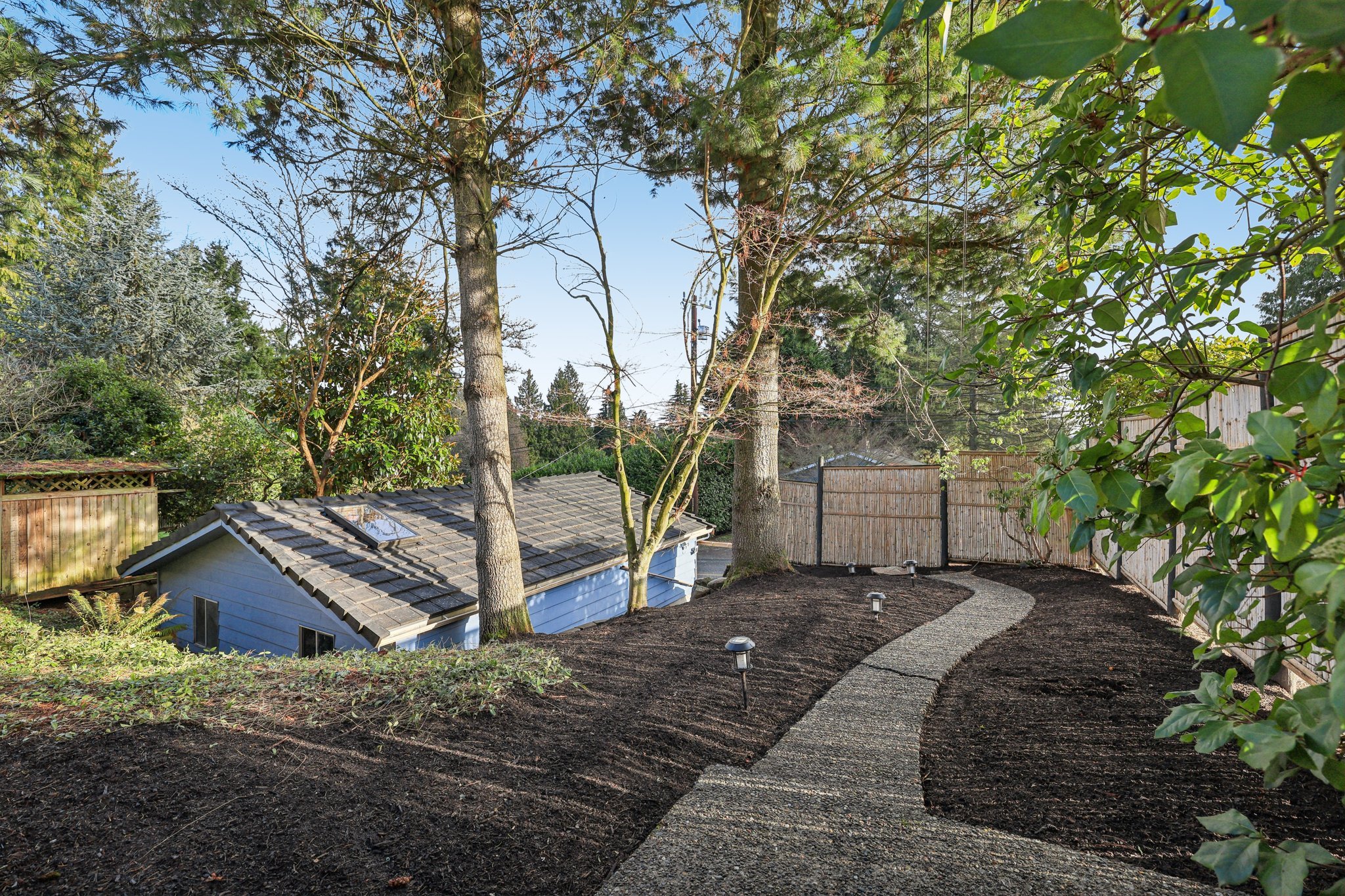 2-web-or-mls-10219 15th Ave-S1401-021.jpg