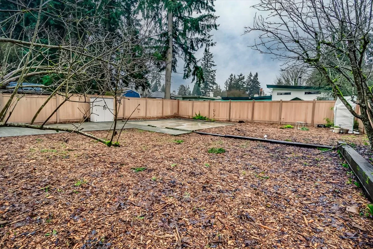 27-14043 Burke Ave N--28.jpg