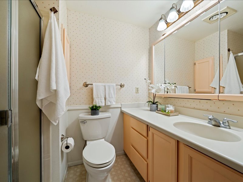 24848 13th Avenue S Des Moines, WA 98198 (12).jpg