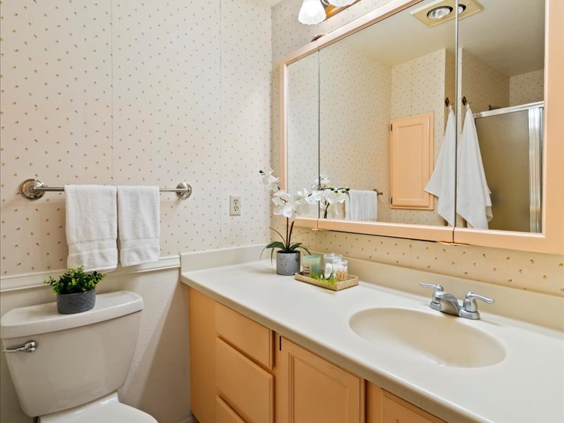 24848 13th Avenue S Des Moines, WA 98198 (15).jpg